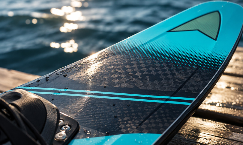 Fluid nylon deck construction close-up